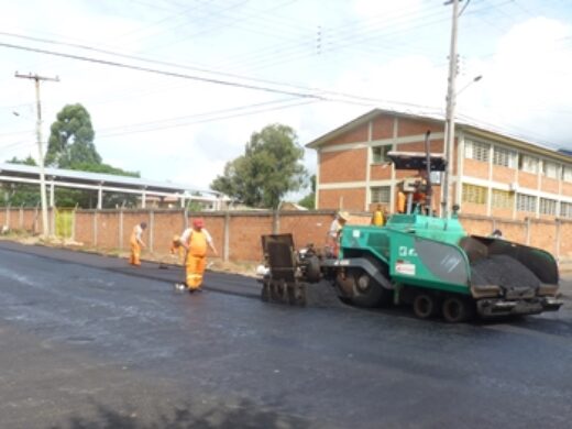 Prefeitura realiza obras de pavimentação na Vila Cruzeiro