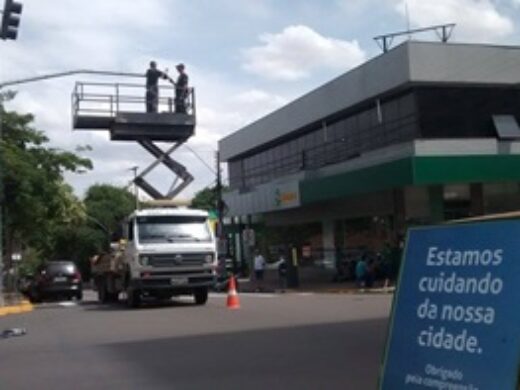 Serviços na General Osório seguem com instalação de semáforos