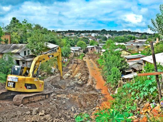 Prefeitura inicia obra da sanga do Lucas Araújo