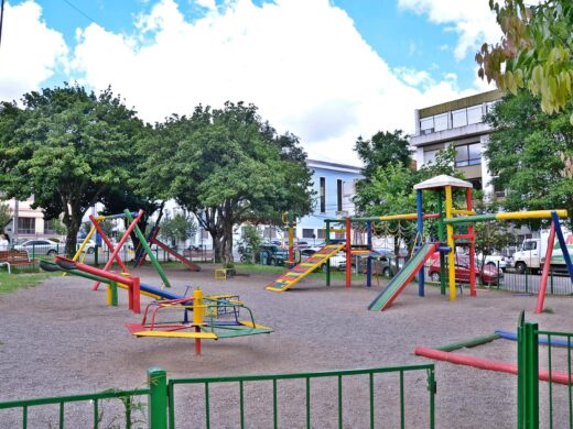 Começam as instalações de novos brinquedos