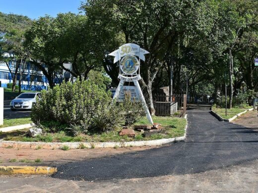 Obras da ciclovia na avenida Presidente Vargas
