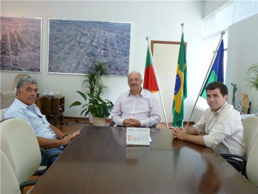 Dipp recebe presidente da Associação dos Vigilantes Municipais