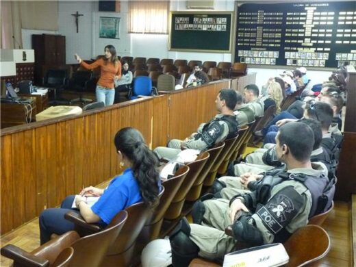Agentes de Trânsito recebem treinamento para a Balada Segura