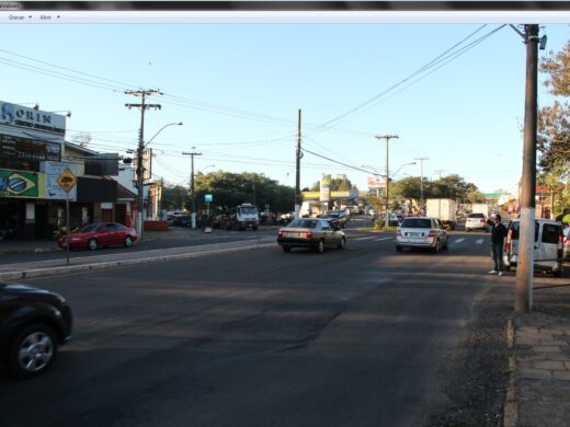 Semáforo será instalado na Avenida Brasil próximo à Prefeitura