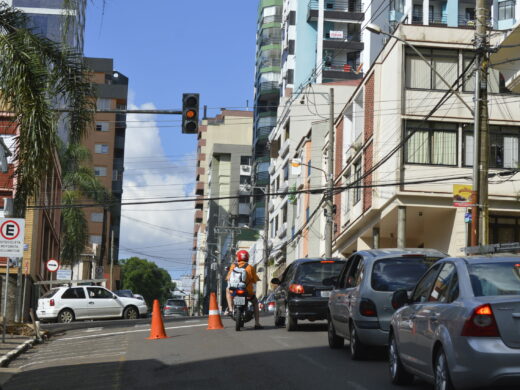 Semáforo será ligado neste sábado