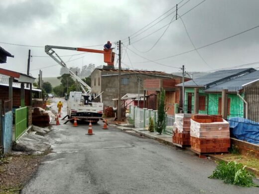 Comunidade é atendida após vendaval