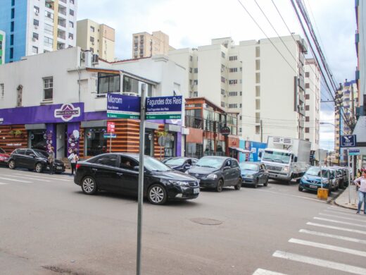 Nova sinalização entre as ruas Morom e Fagundes