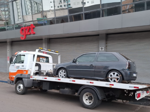 Operação “Fim de Festa” reforça fiscalização e retira motoristas irregulares de circulação em Passo Fundo