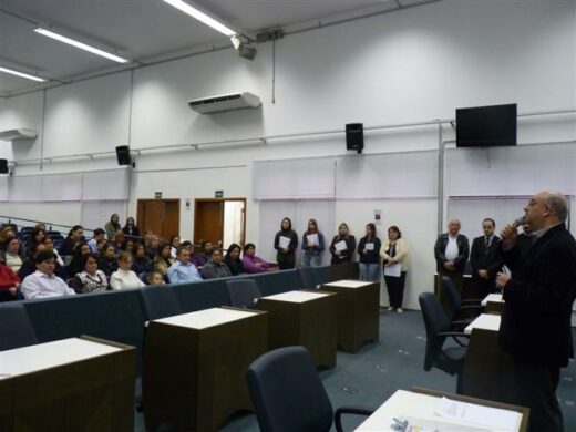 Novos agentes de trânsito recebem certificados