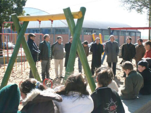 Prefeitura entregou praça à comunidade da Vera Cruz
