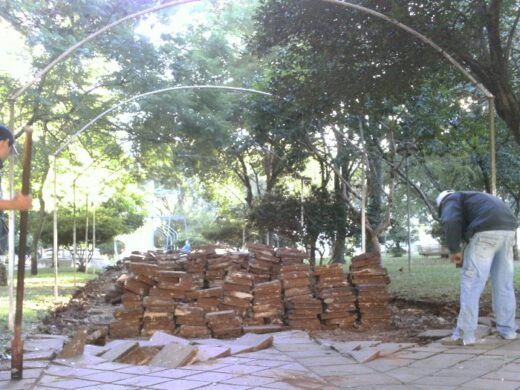 Praça Capitão Jovino começa a ser recuperada