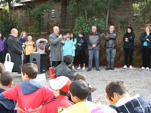 Dipp entrega praça no Loteamento Pampa