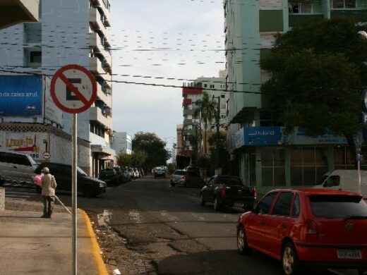 Rua 15 de Novembro tem alteração no estacionamento