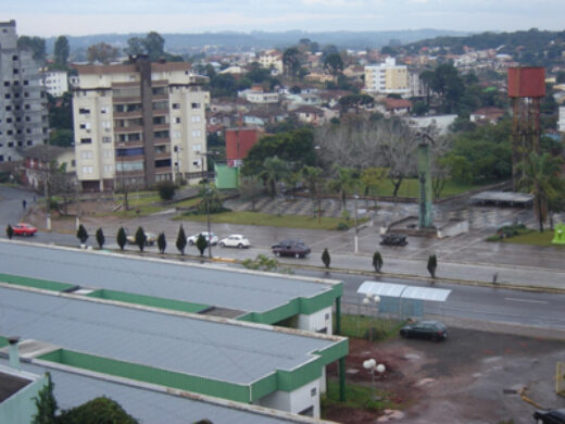 Administração Municipal instalará semáforos novos e lombadas eletrônicas