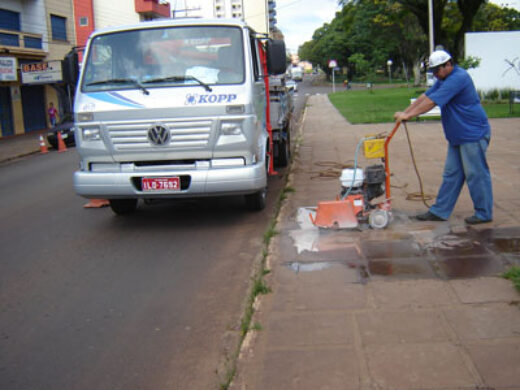 Começa instalação de lombadas eletrônicas em Passo Fundo