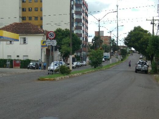 Motoristas precisam ficar atentos à sinalização com a troca de velocidades