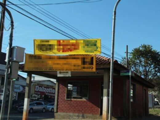 Prefeitura intensifica combate à poluição visual nos finais de semana