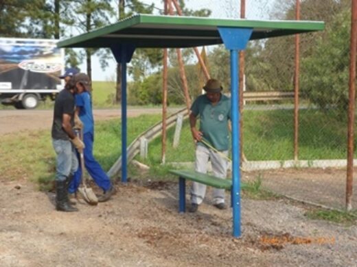Prefeitura já substituiu mais de 30 abrigos nas paradas de ônibus na cidade