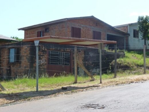 Prefeitura realiza ações de limpeza em abrigos de ônibus