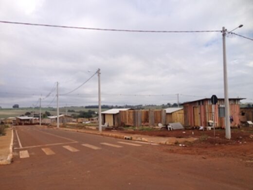 Programa Cidade Luz realiza implantação de iluminação pública no Parque do Sol