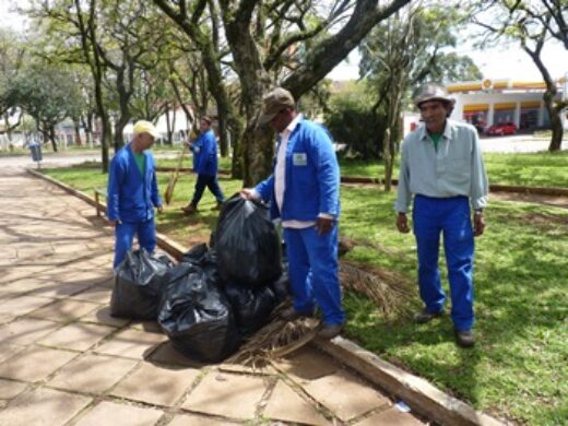 Prefeitura está realizando mutirão de limpeza nos principais locais de votação