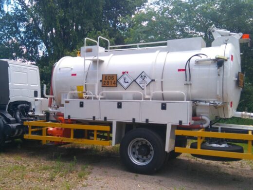 Prefeitura adquire caminhão para esgotamento