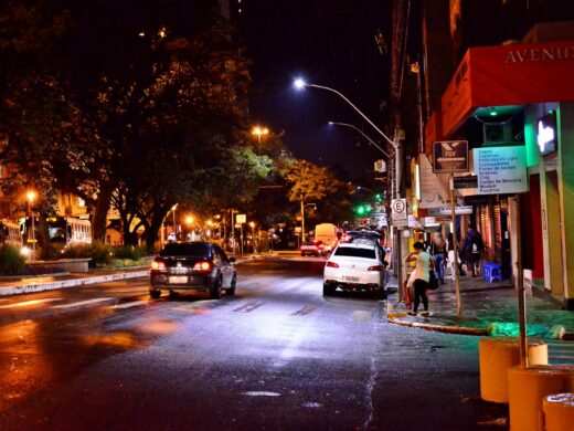 Avenida Brasil ganha melhorias na iluminação