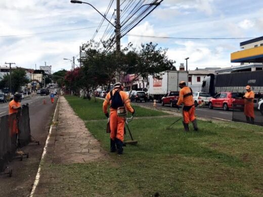 Prefeitura realiza ações de limpeza nos bairros