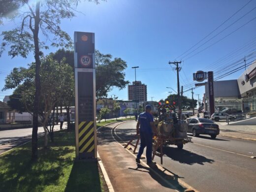 Equipes iniciam serviços no bairro Boqueirão
