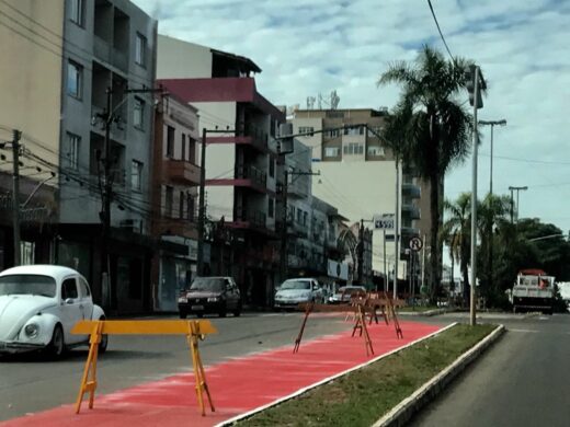 Ciclovia da Presidente Vargas recebe sinalização