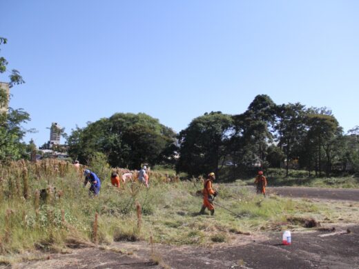Prefeitura realiza limpeza na área da CESA