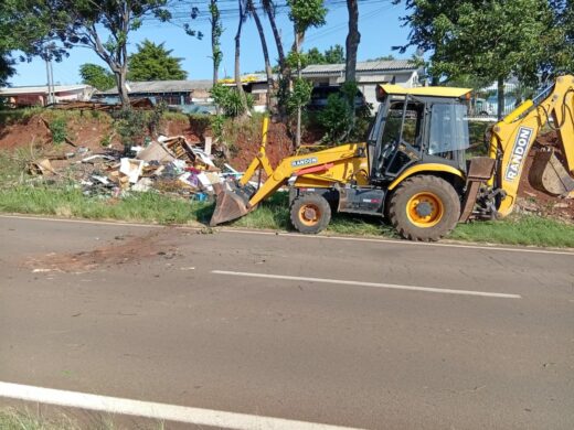 Prefeitura com ações de limpeza e zeladoria nos bairros nesta semana