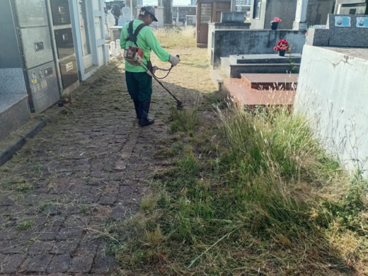 Passo Fundo intensifica limpeza e manutenção em cemitérios do município
