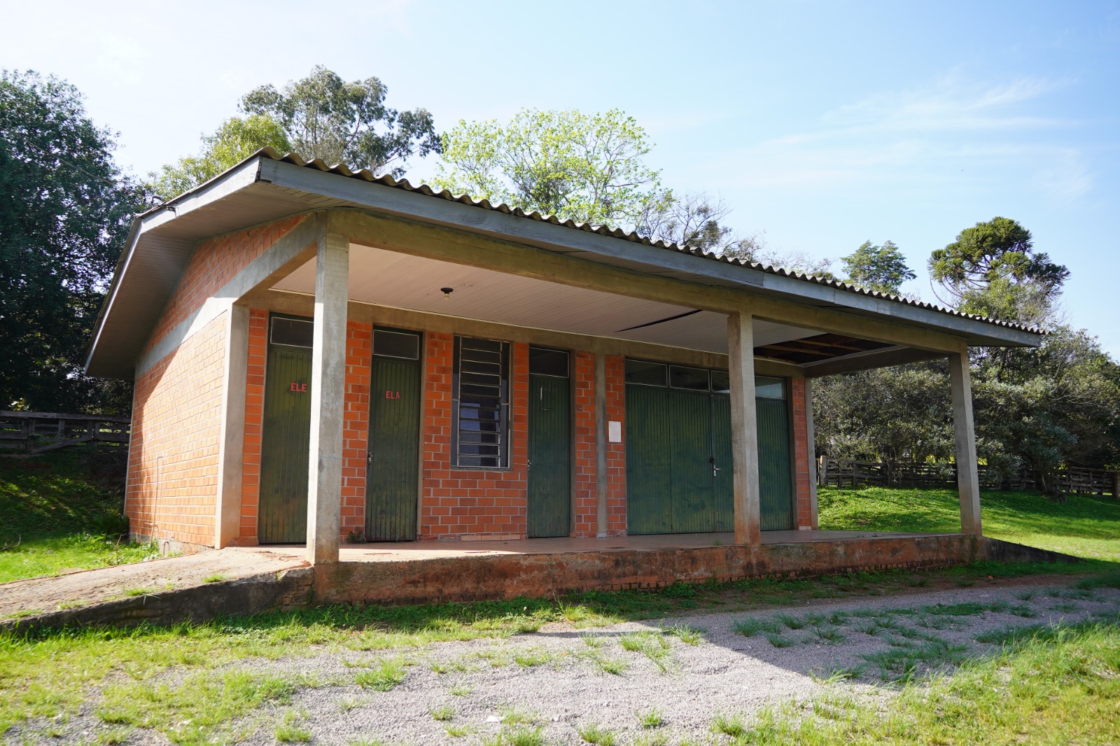 Parceria entre Prefeitura e comunidade promove melhorias na Capela Mortuária do São Luiz Gonzaga