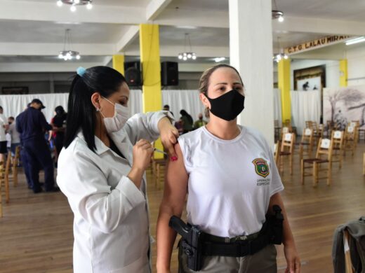 4 mil pessoas foram vacinadas neste sábado