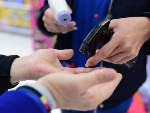 Comércio reforça ações contra o coronavírus